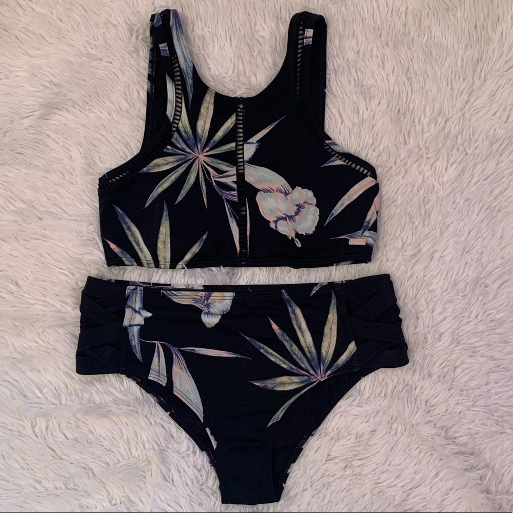 Roxy Bikini Set